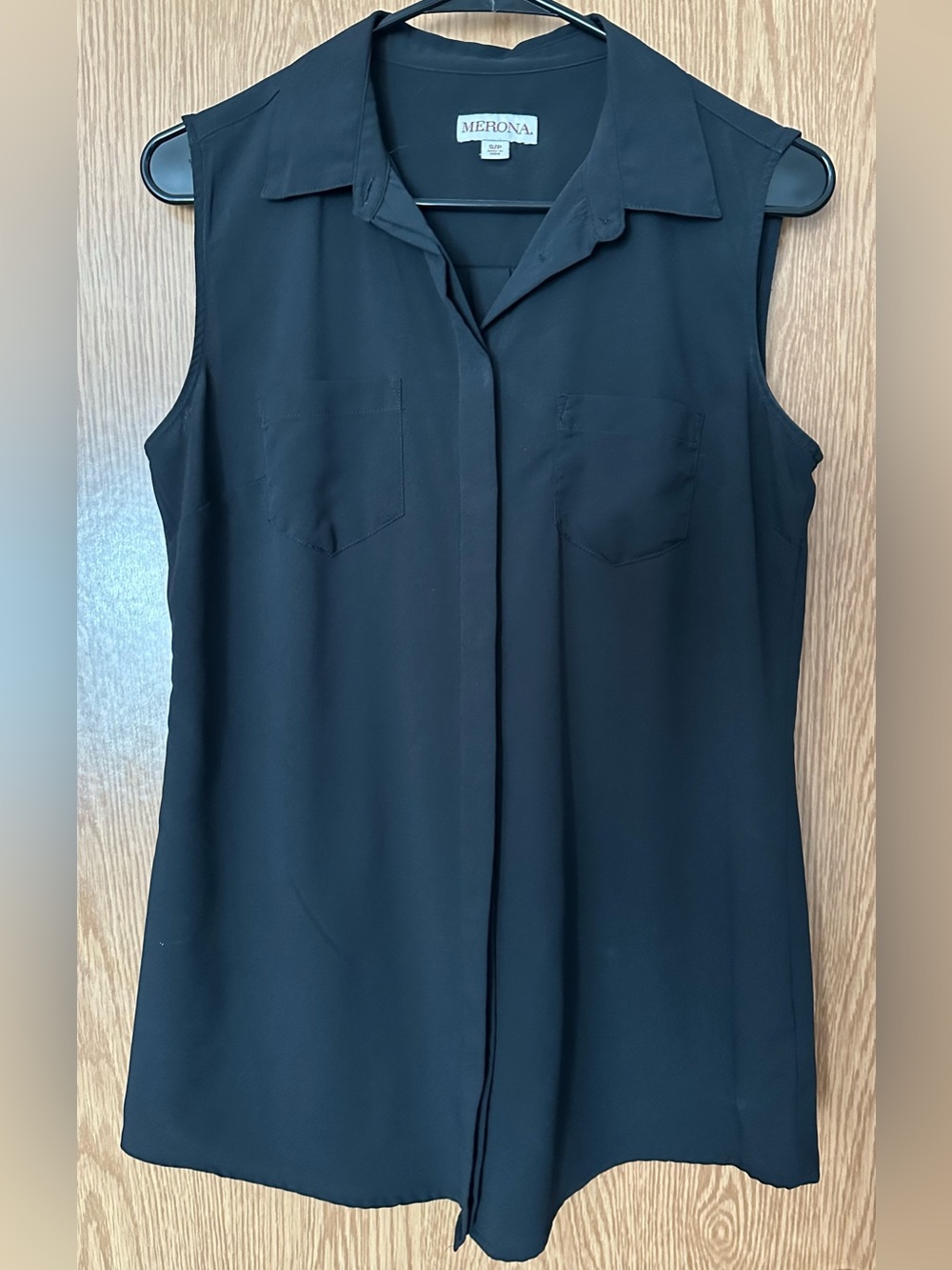 Merona Black Sleeveless Button-Down Shell Top